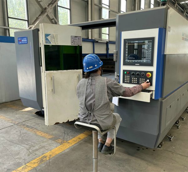 2.Semi Trailer Digital Control Production Line of Main Beam